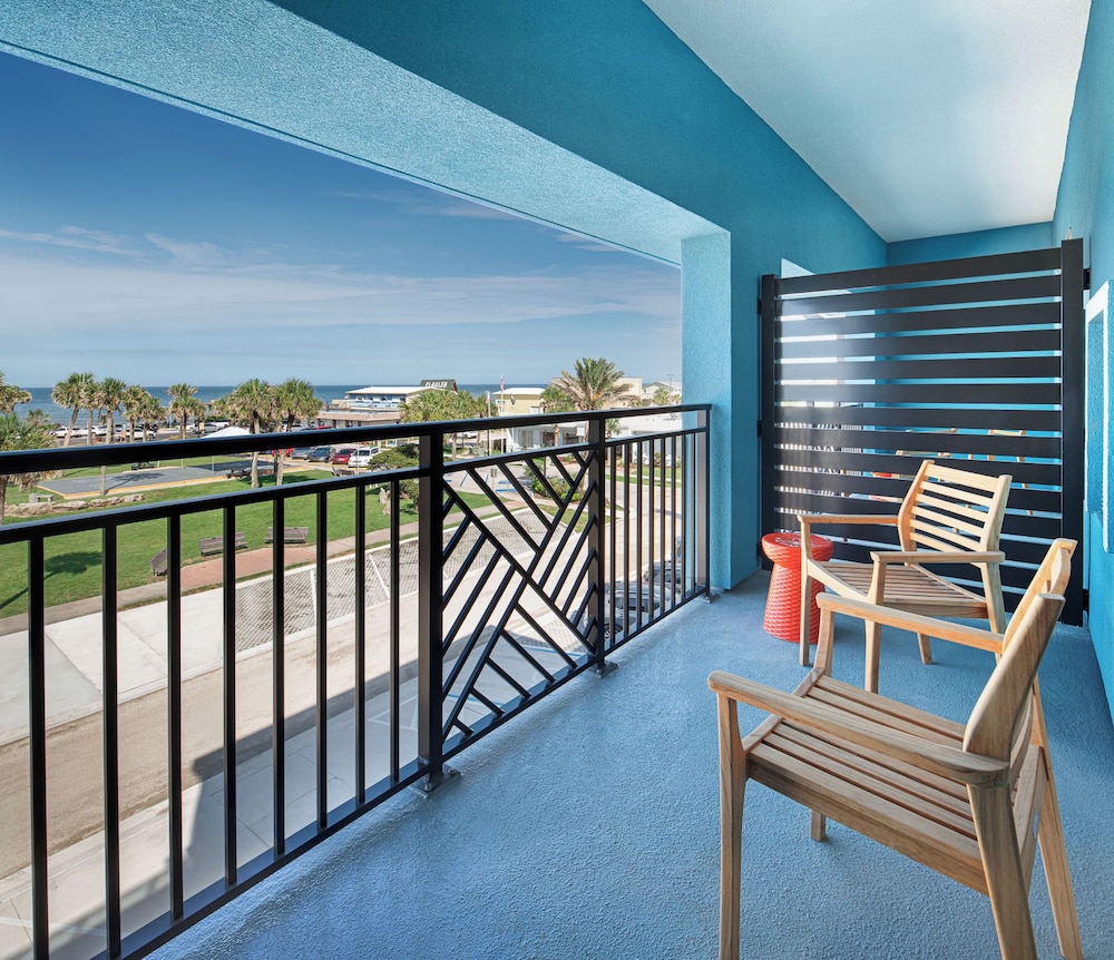 Compass Hotel Flagler Beach 25/50
