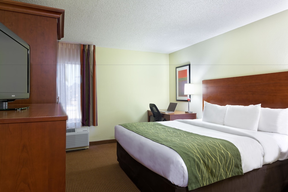 Comfort Inn Fayetteville near Fort Bragg 11/44