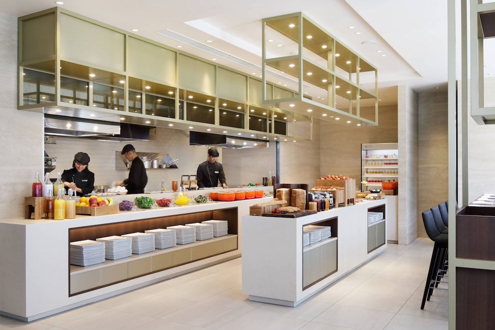 Courtyard By Marriott Osaka Honmachi 6/47
