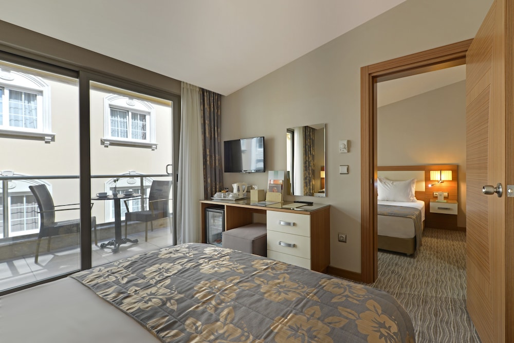 YASMAK COMFORT HOTEL 4/32