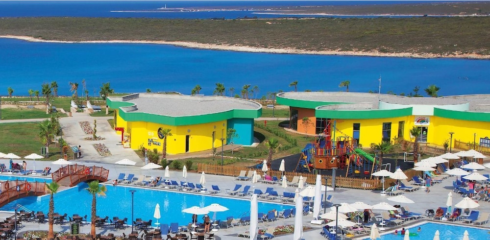 Aquasis De Luxe Resort in DIDIM