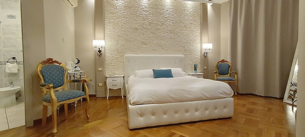 LUXURY, SUITE