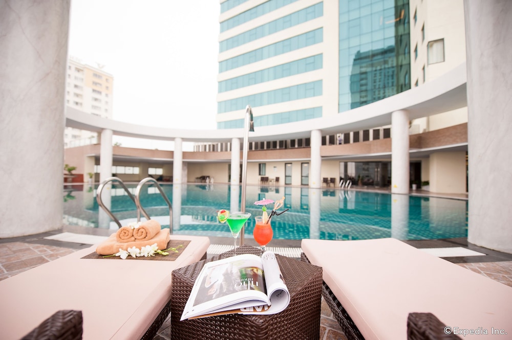 swimming pool spa