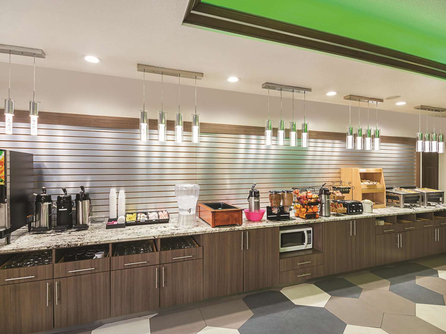 La Quinta Inn & Suites by Wyndham Kingwood Houston IAH Airpt 4/31