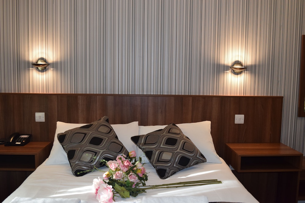 Star Anglia Hotel City Center by OYO 22/32