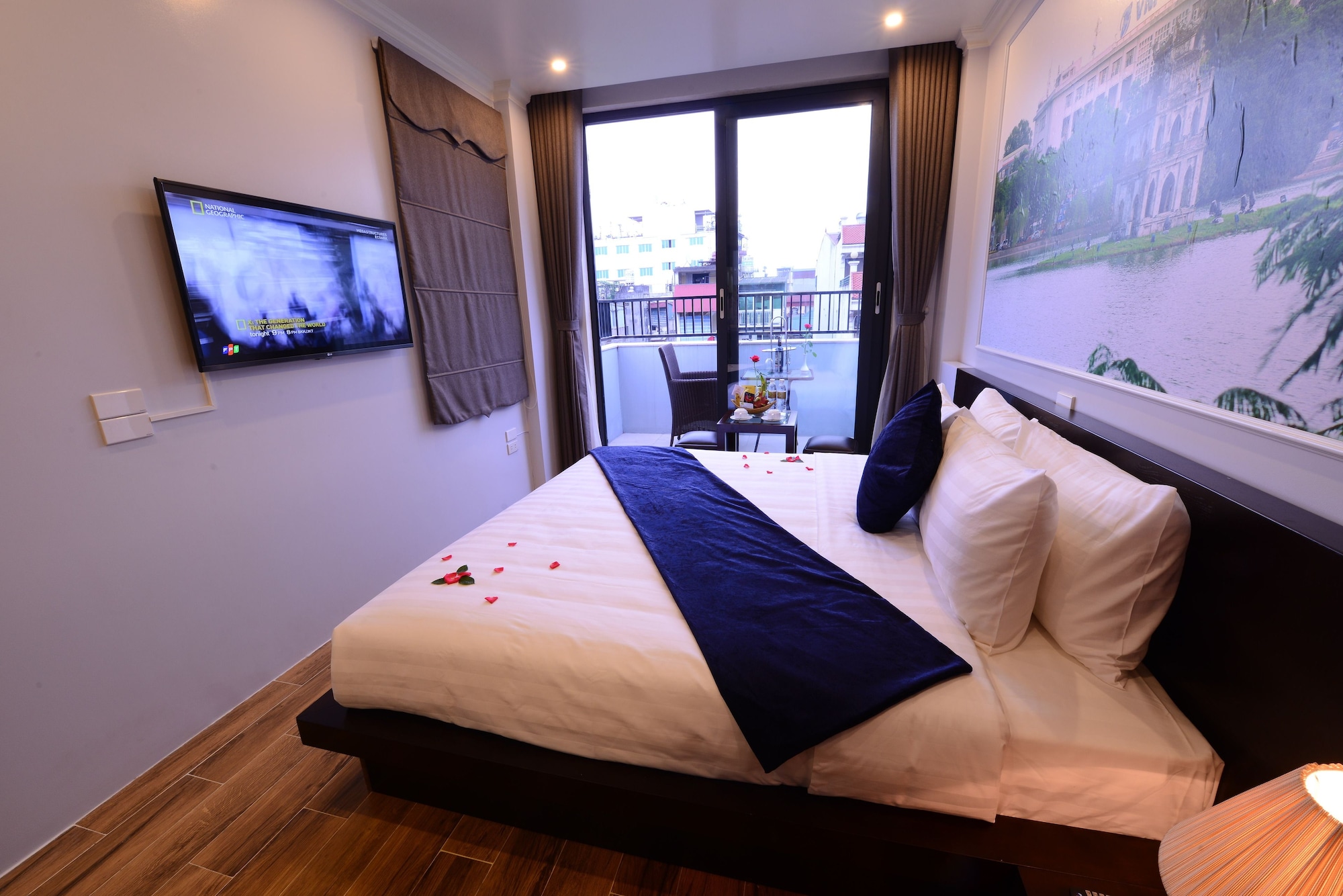 جناح جونيور بسرير كينج بشرفة، Bella Rosa Hotel 2/6