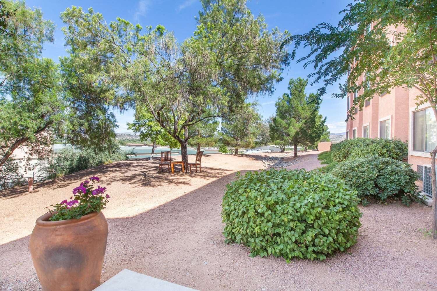 Days Inn By Wyndham Camp Verde Arizona 25/28
