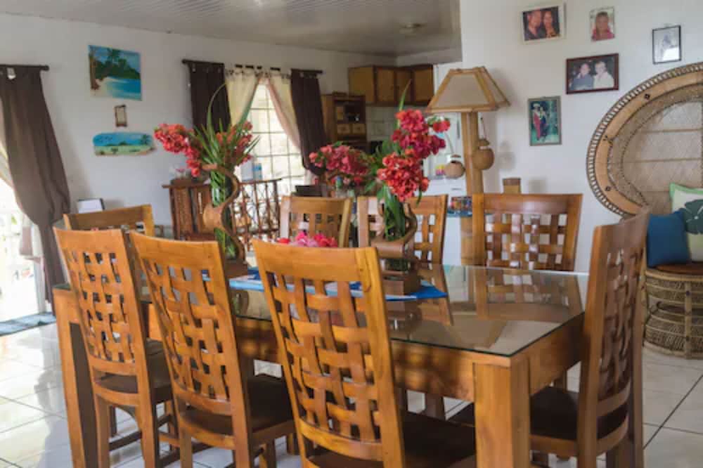 Bora Vaite Lodge 25/31