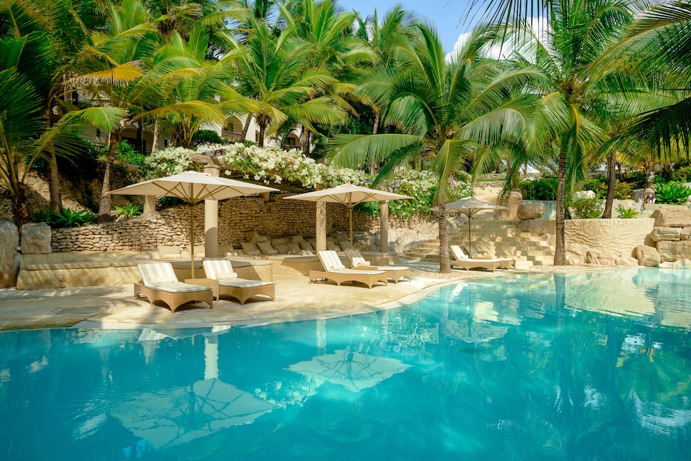 SWAHILI BEACH in DIANI BEACH