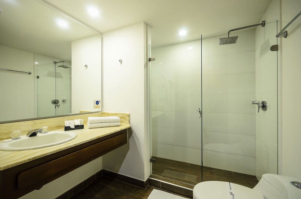 TRAVELERS APARTAMENTOS Y SUITES CONDOMINIOPLENITUD 65/67