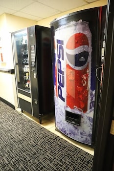Super 8 by Wyndham Richmond Airport VA 16/19