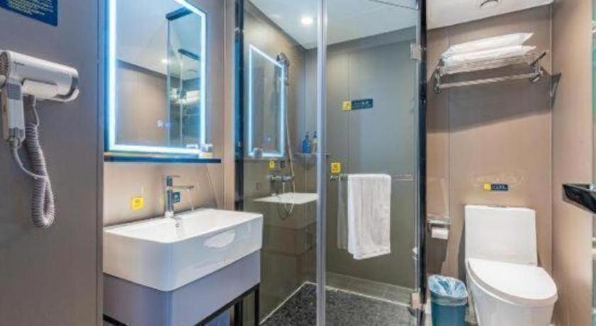 7 Days Inn (Guangzhou Yangji Metro Station) 44/45