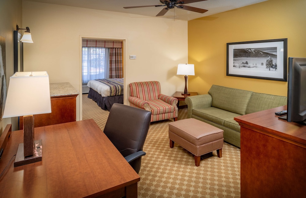 Country Inn and Suites By Radisson Charleston South WV 22/46