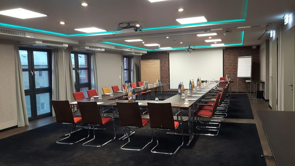 Altes Stahlwerk Business & Lifestyle Hotel 40/50