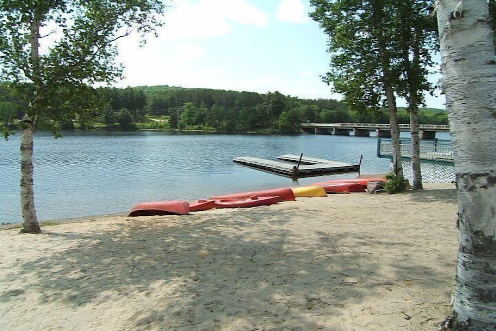 Algonquin Lakeside Inn 40/50