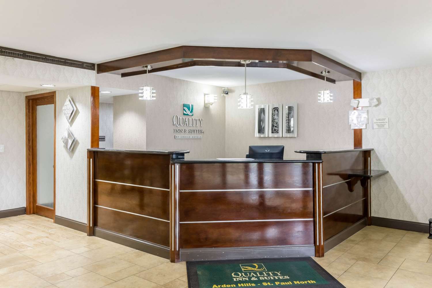 Quality Inn & Suites Arden Hills - Saint Paul North 5/37