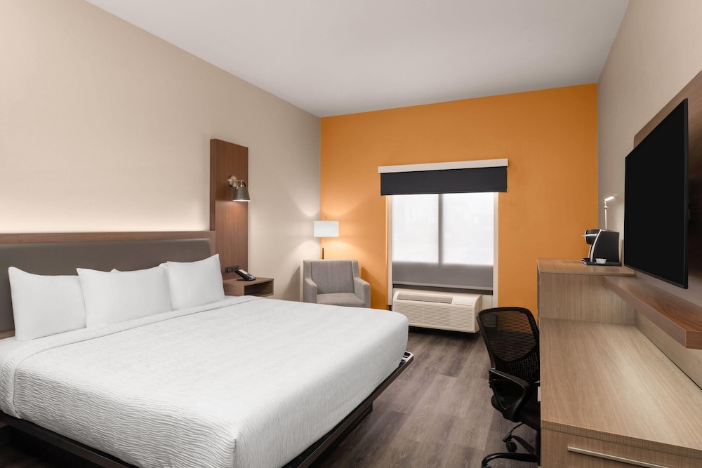 La Quinta Inn & Suites by Wyndham Bessemer 10/49