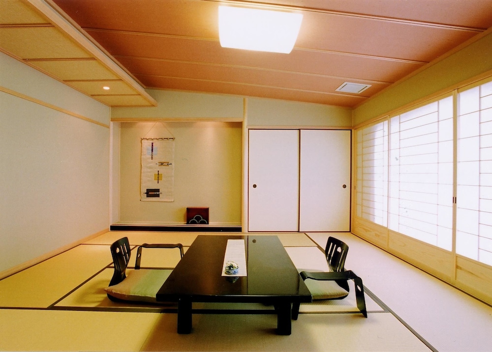 Kamogawa-Kan Inn 25/37