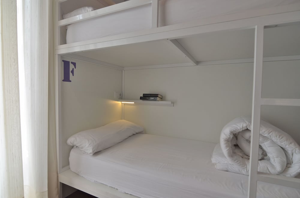 FEMALE DORM, FEMALE ONLY, BASIC
