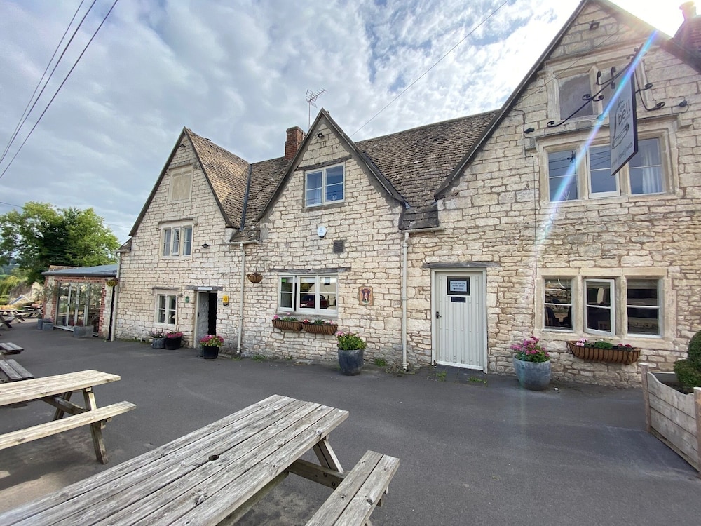 The Bell Inn 20/22