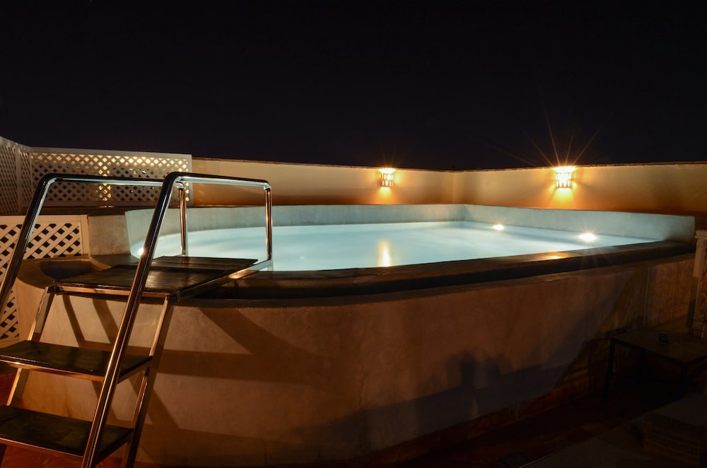 Riad Ayni 48/53