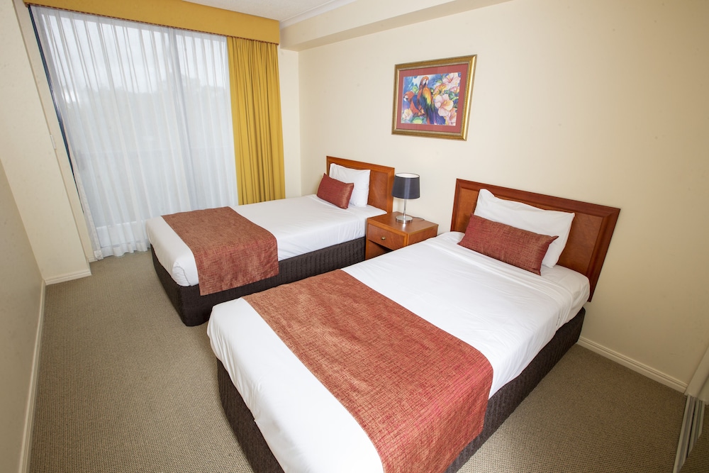 Springwood Tower Apartment Hotel 21/63