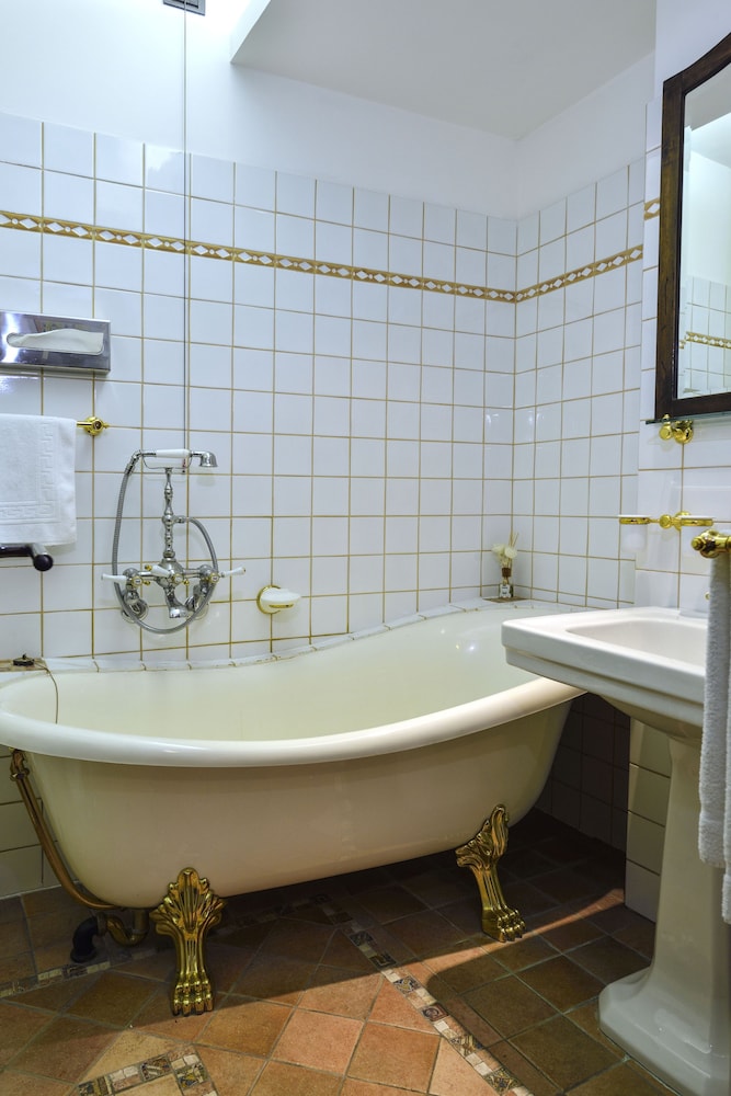 Hotel Fonte Cesia 39/41