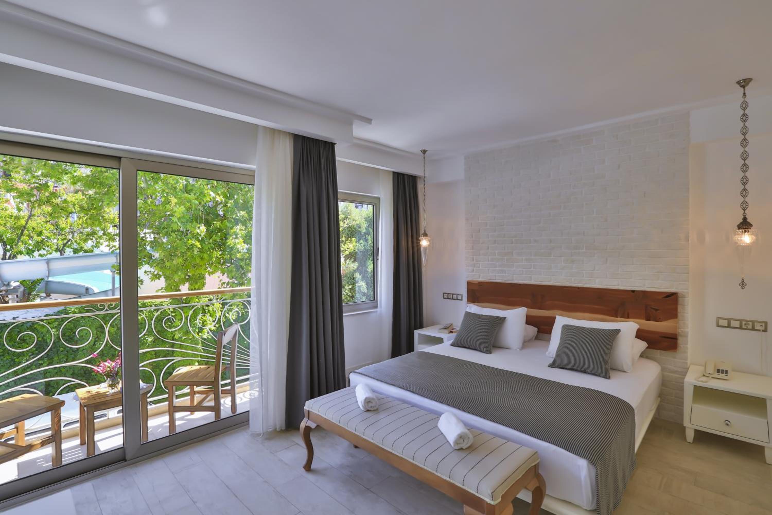 غرفة ديلوكس بسرير مزدوج بشرفة، Arnna Hotel 3/10