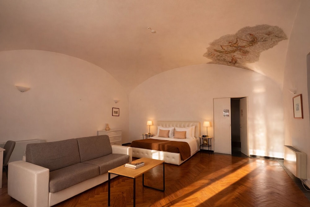 Neronensis Relais & Spa 32/49