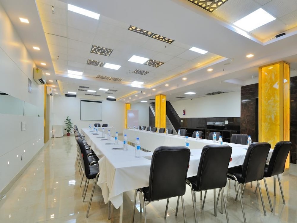 Hotel Sky Rich International 27/33