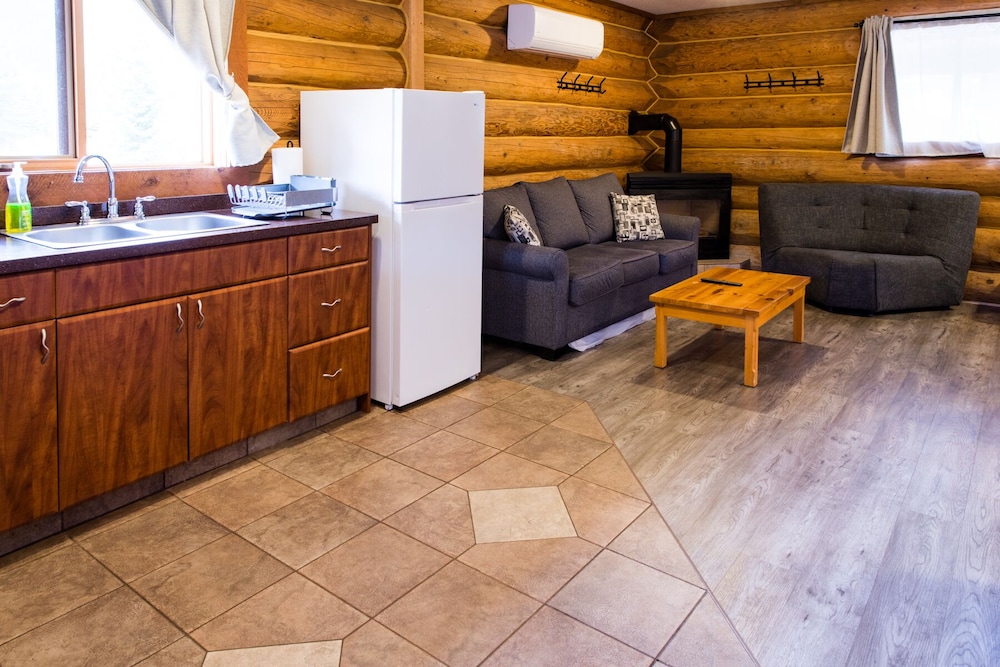 Glacier House Resort 34/36