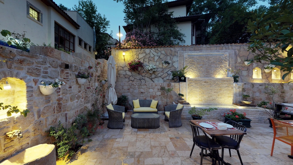 Patron Hotel 25/32
