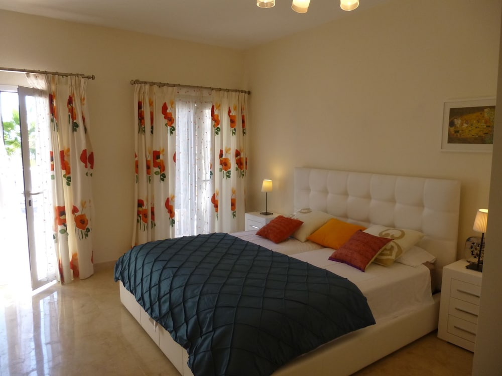 4 BEDROOMS, COMFORT, VILLA