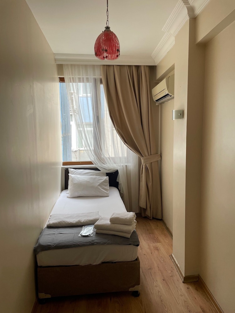 Kadikoy Port Hotel 33/55
