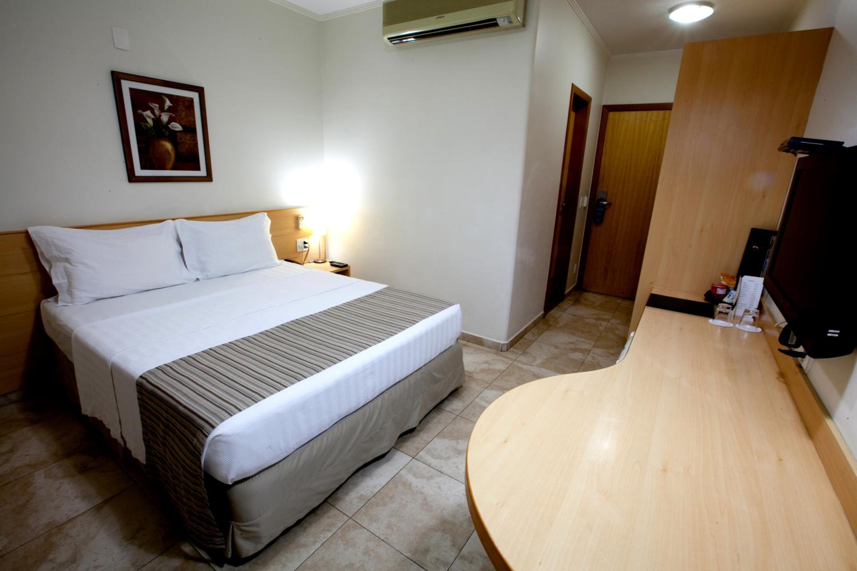 Executive, Double Bed, Oitis Hotel 2/3