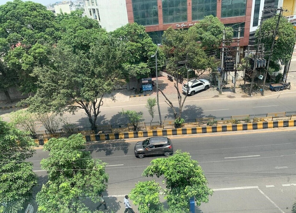 Fortune Avenue - Member Itc’S Hotel Group 48/50