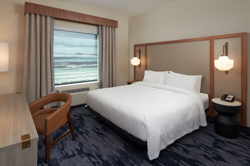 Fairfield Inn & Suites by Marriott West Palm Beach 11/37
