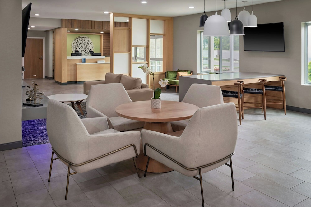 Fairfield Inn Suites By Marriott Detroit Farmington Hills 24/49
