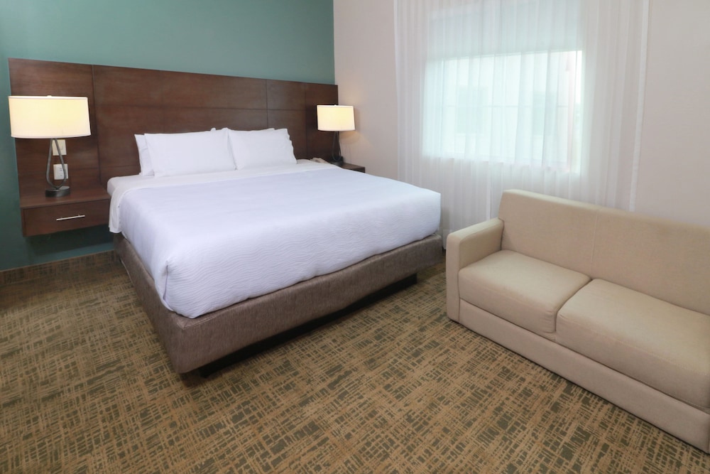 Staybridge Suites Queretaro 19/75