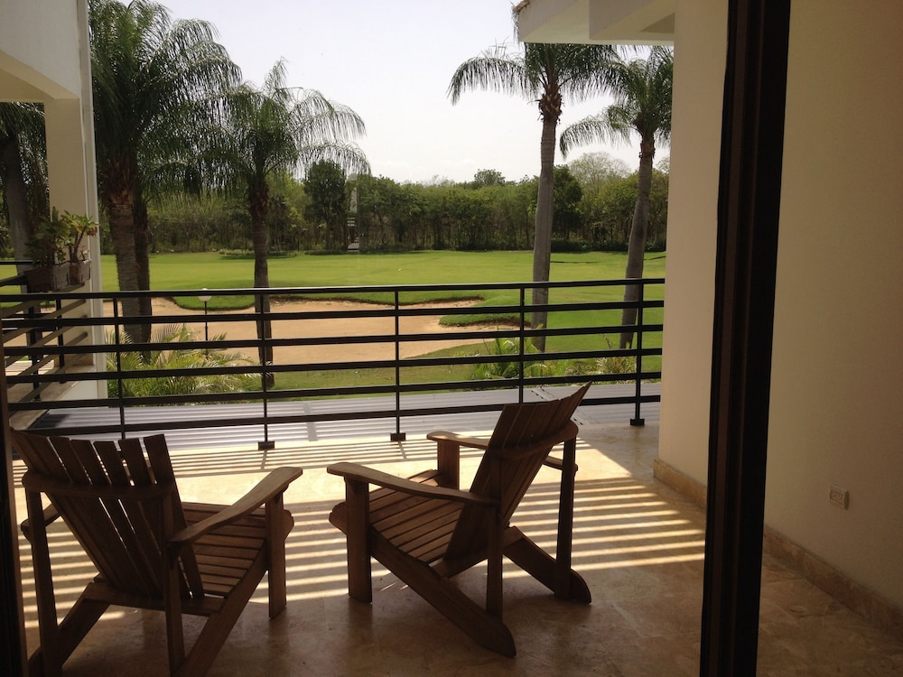 Sybaris Residences 37/50