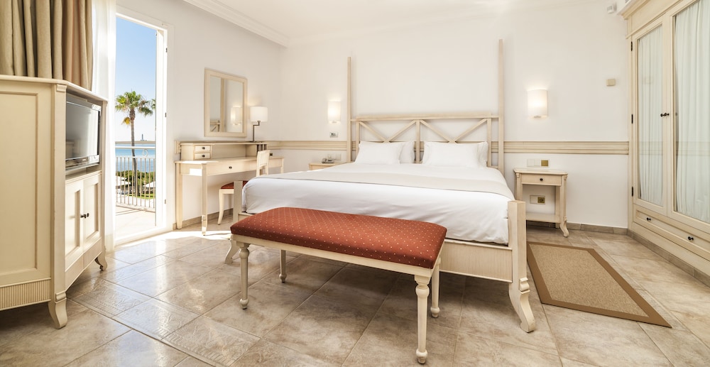 Insotel Punta Prima Prestige Suites Spa 10/50