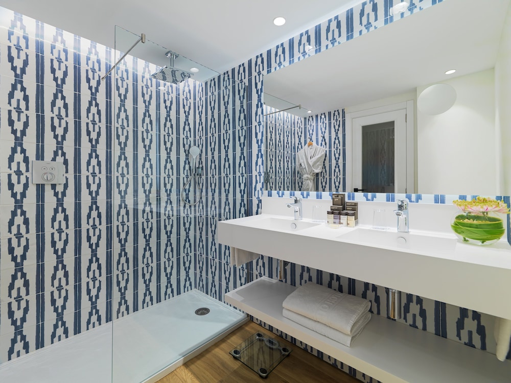 H10 Blue Mar - Adults Only 26/66