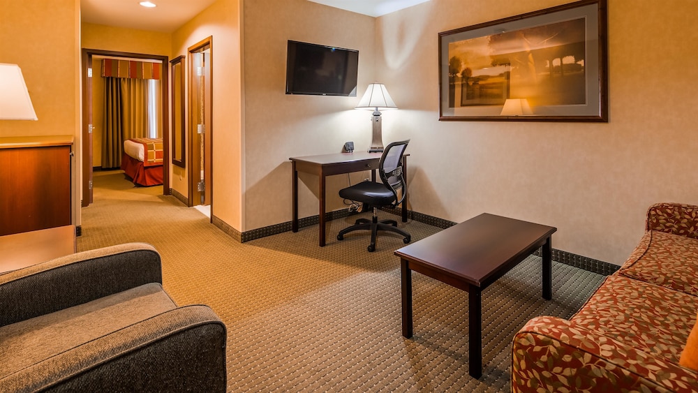 Best Western Plus Ticonderoga Inn & Suites 19/35