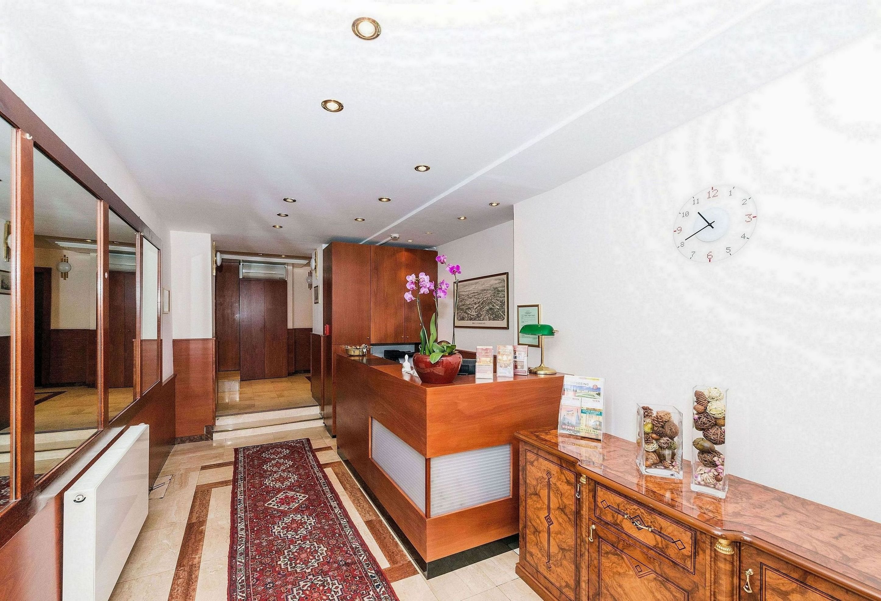 Hotel Marc Aurel 5/48