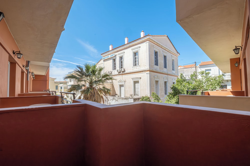 Samos City Hotel 67/69