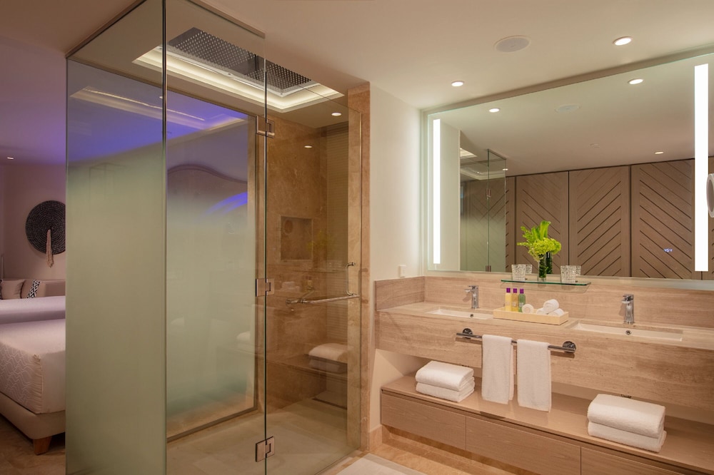 Live Big, Allure, Junior Suite, 2 Double Beds, Lagoon View