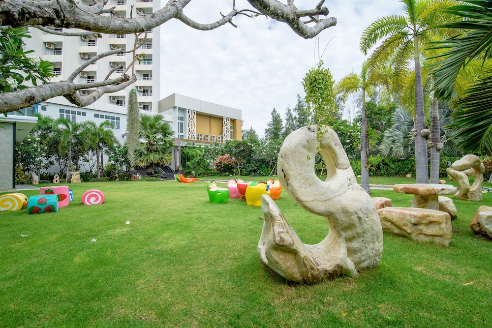 Golden Beach Cha Am Hotel 40/50