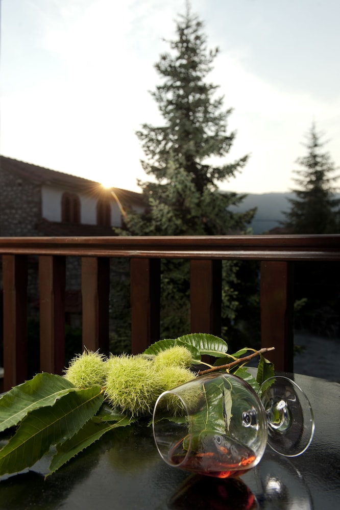 Fretzato Traditional Guest House 3/42