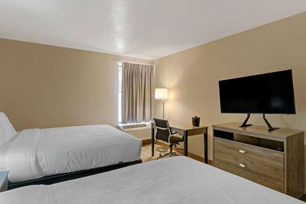 STANDARD, 2 DOUBLE BEDS