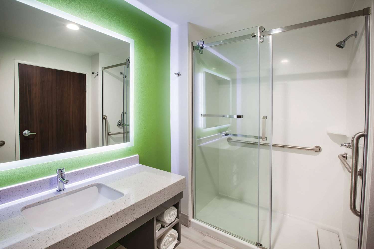 La Quinta Inn Suites By Wyndham Owasso 40/44